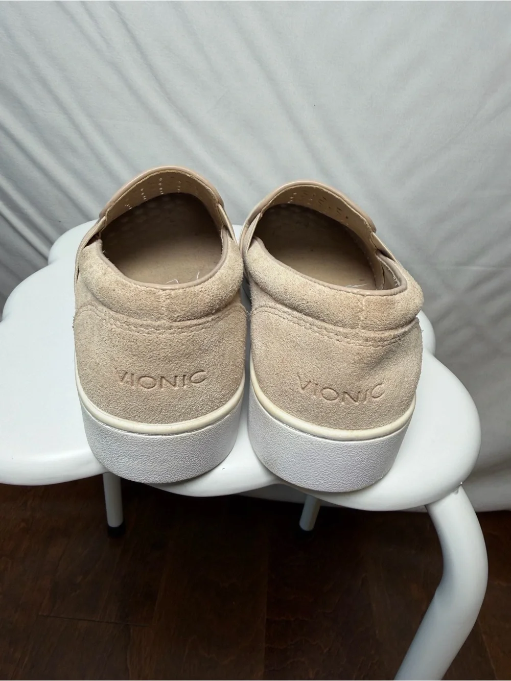 Vionic Kani Nude Loafers Perforated Suede…Size 6